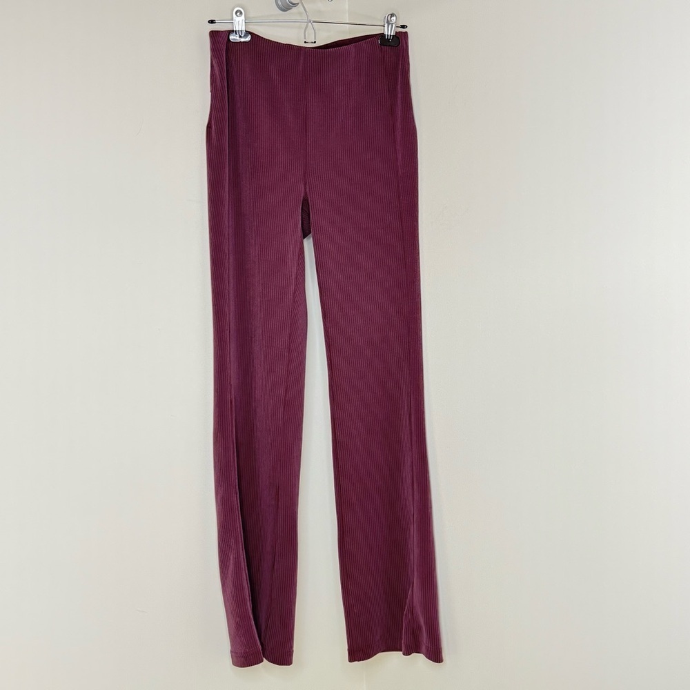 New LuluLemon Size 8 Ribbed Softstreme Flared Pant Size 8 in Color Garnet - Picture 3 of 8